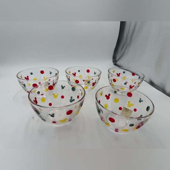 Clear Acrylic Vintage Disney bowls set of 5.